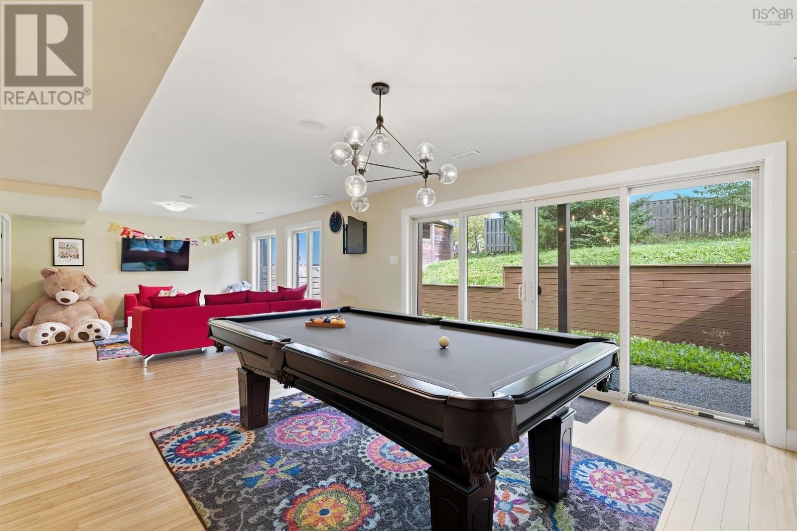 19 Weybridge Lane Property Photo 38