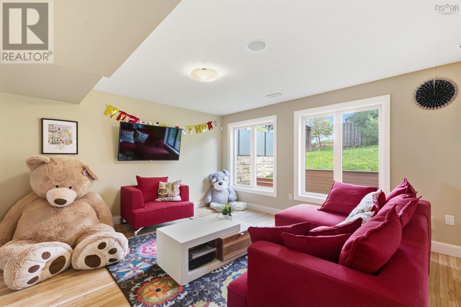 19 Weybridge Lane Property Photo 39