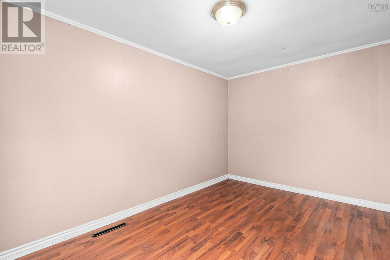 2455 Gladstone Street Property Photo 4