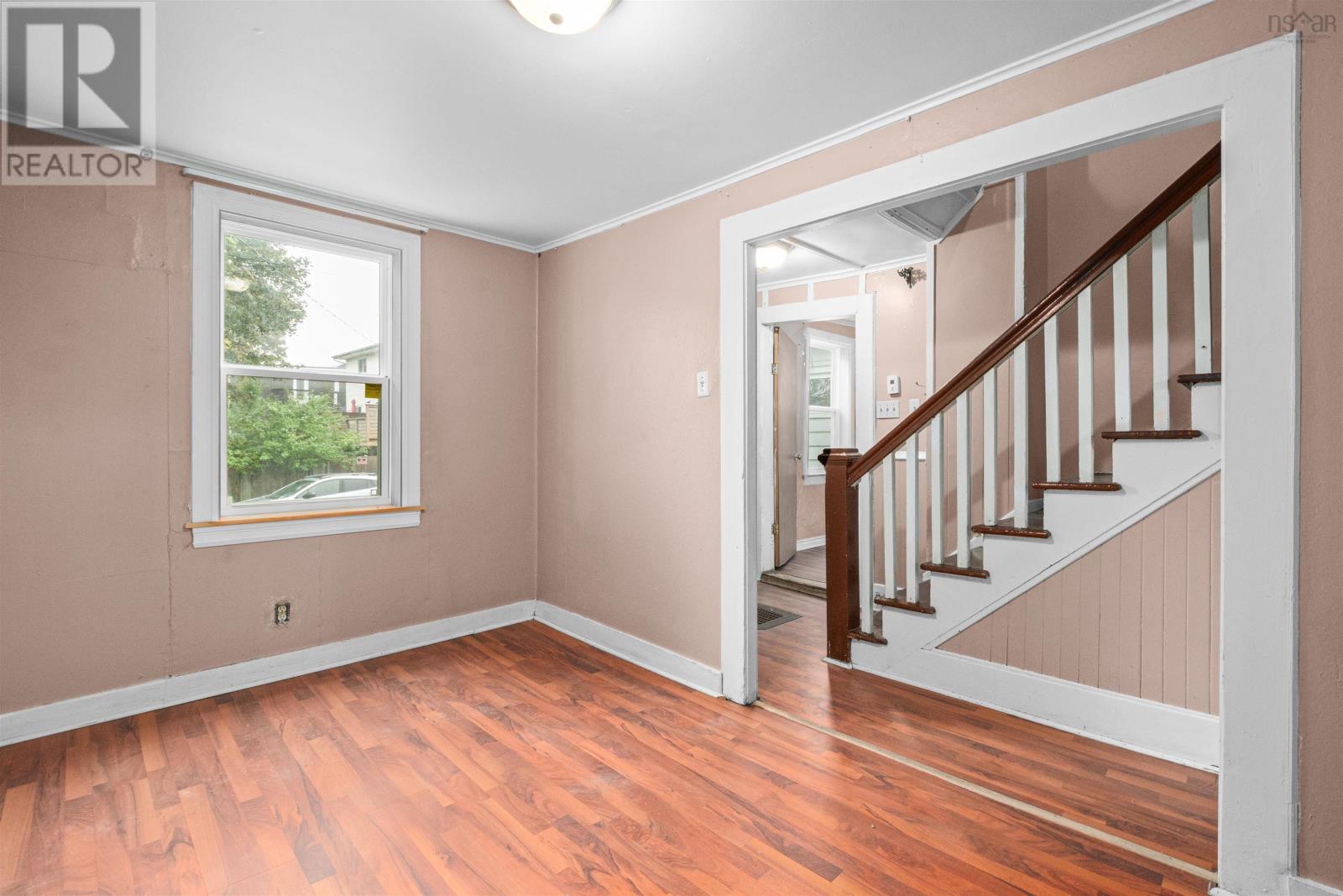 2455 Gladstone Street Property Photo 7