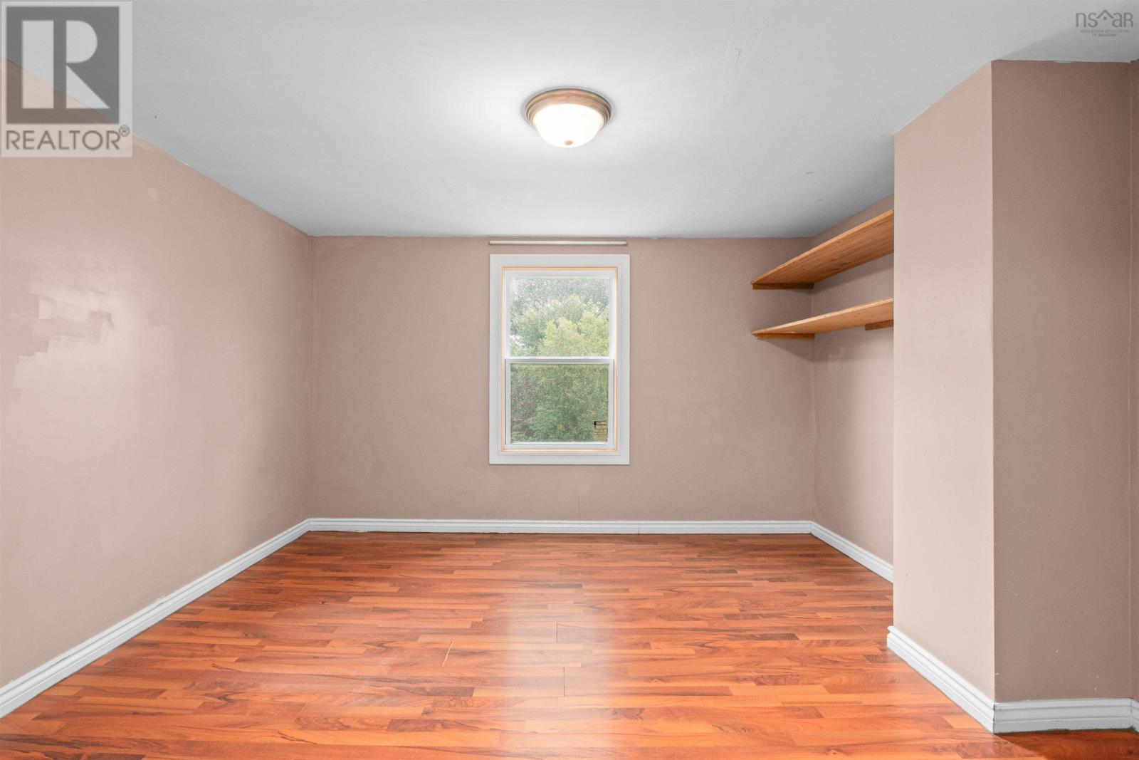 2455 Gladstone Street Property Photo 17