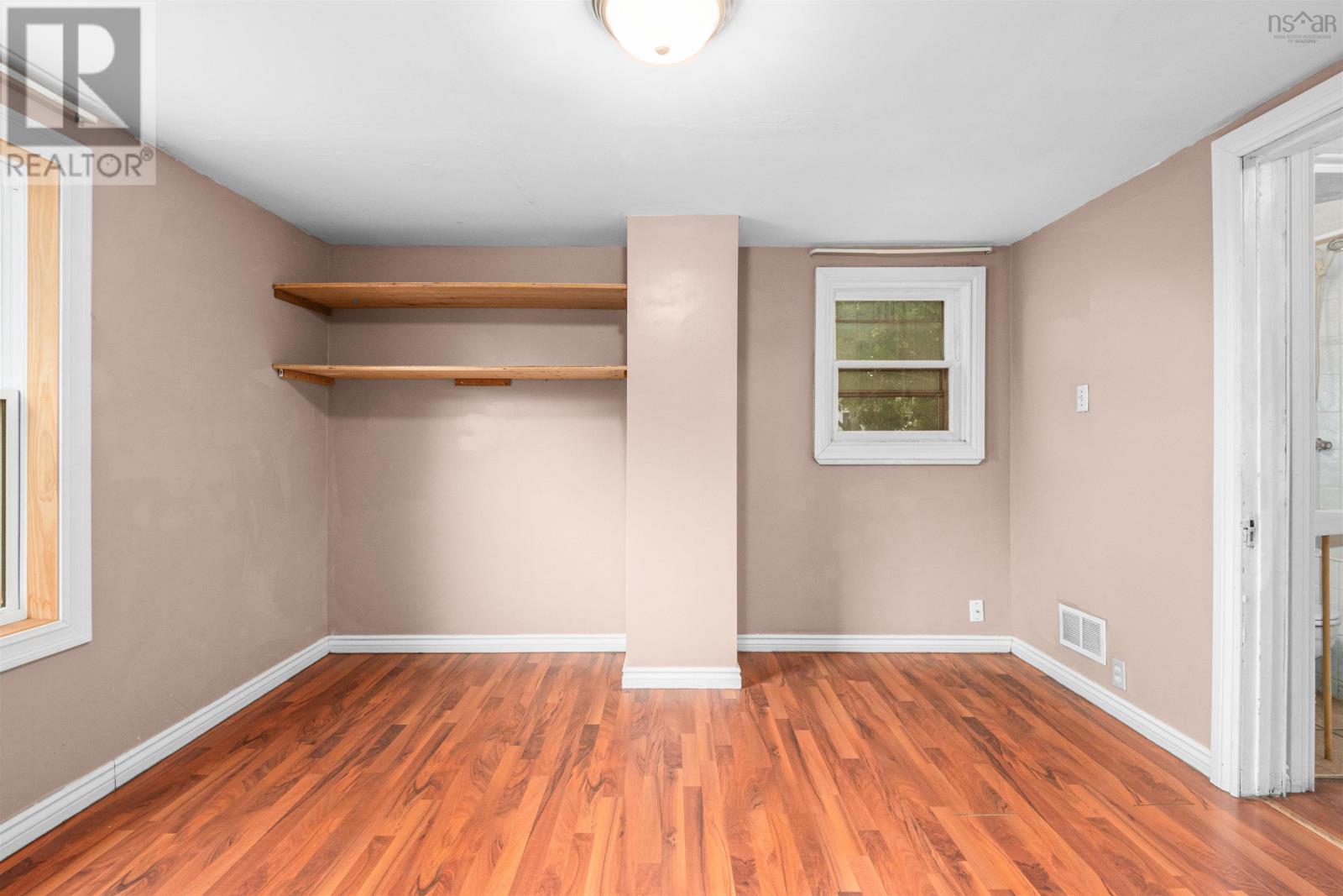 2455 Gladstone Street Property Photo 19
