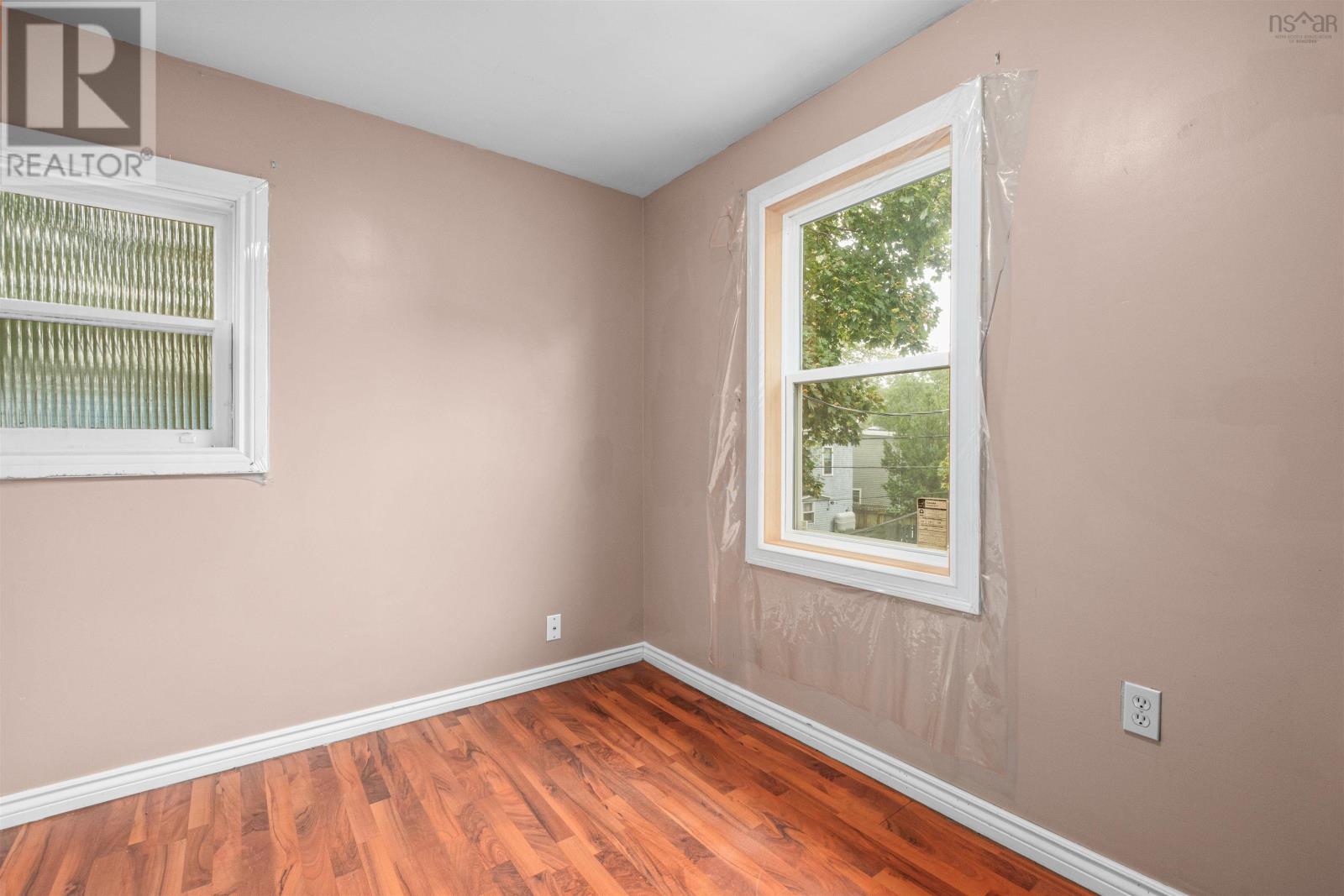 2455 Gladstone Street Property Photo 20