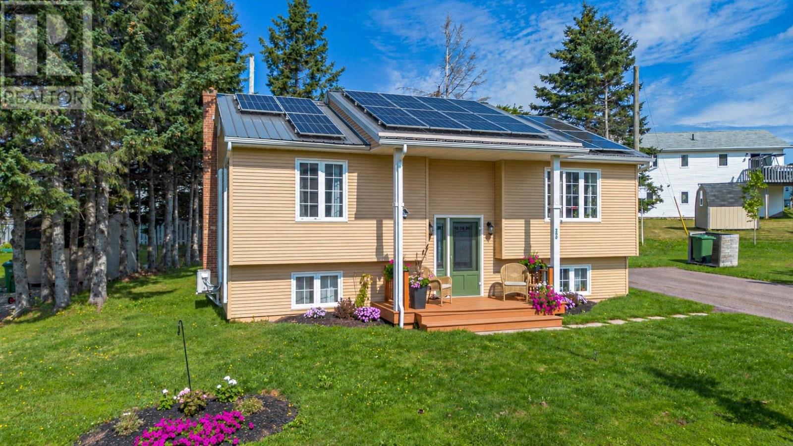 200 WESTRIDGE Crescent Property Photo 1