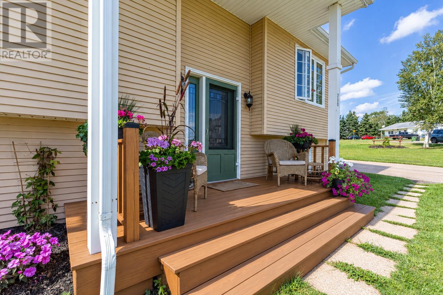 200 Westridge Crescent Property Photo 2