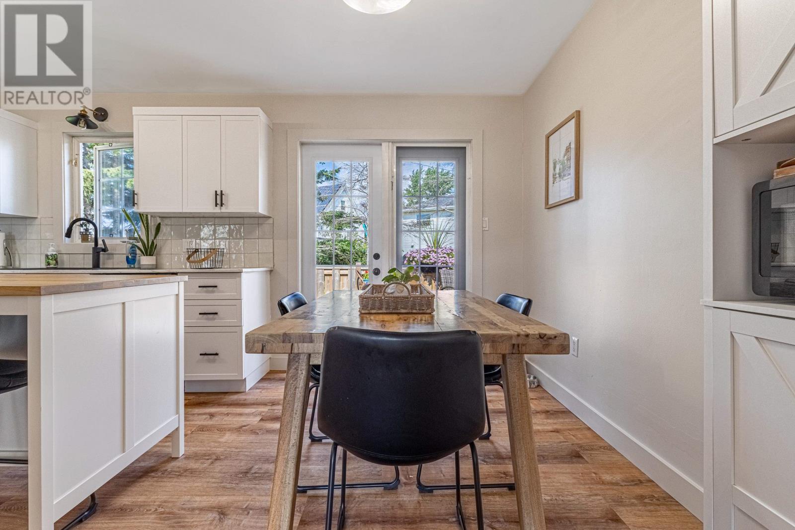 200 Westridge Crescent Property Photo 13