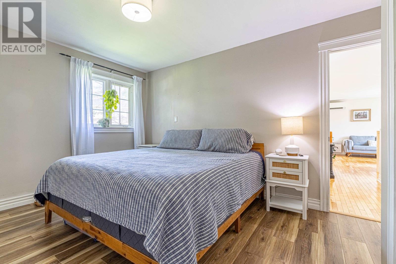 200 Westridge Crescent Property Photo 16