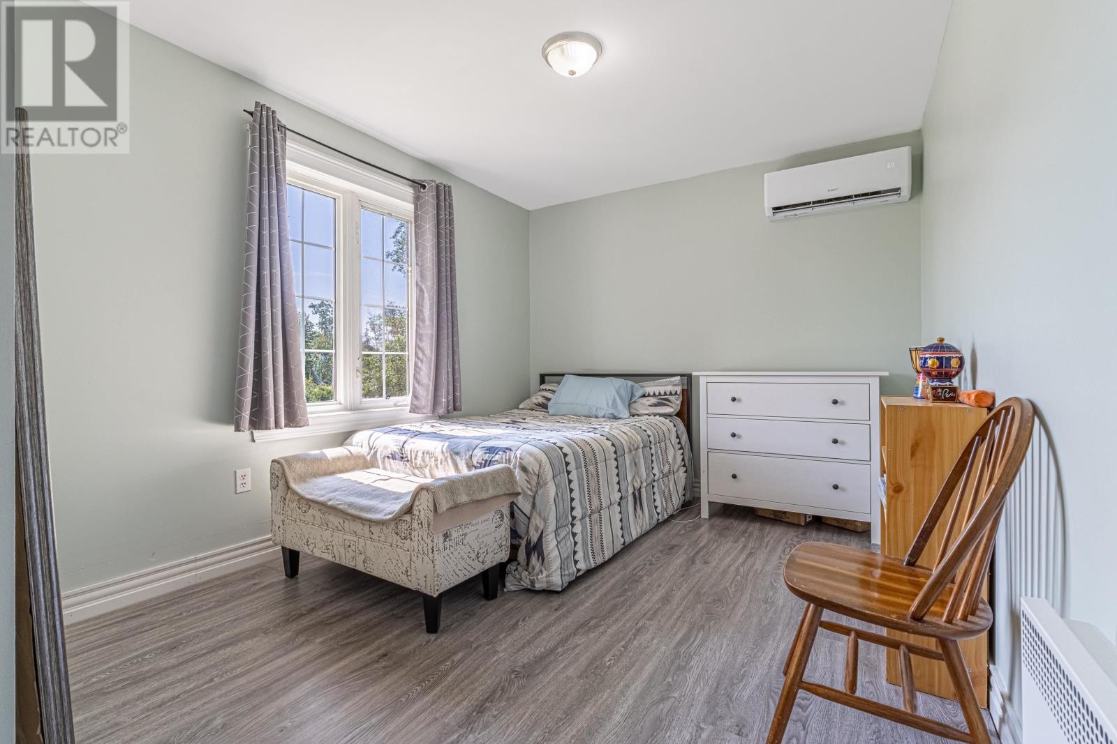200 Westridge Crescent Property Photo 17