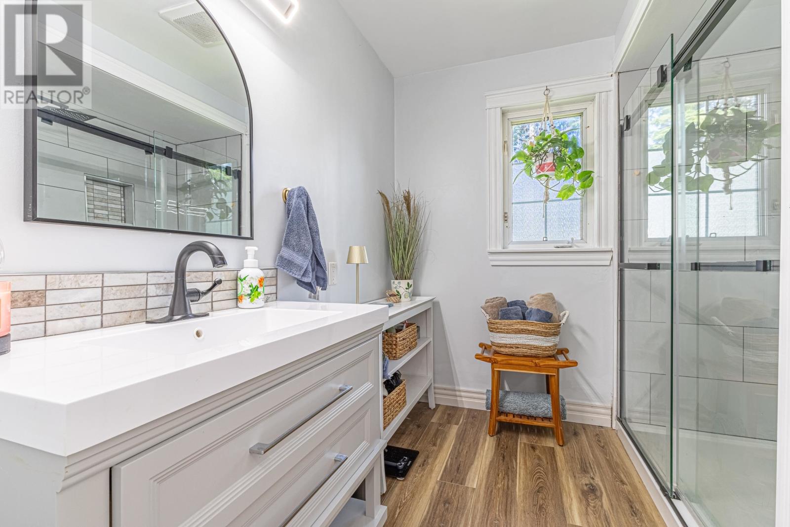 200 Westridge Crescent Property Photo 18