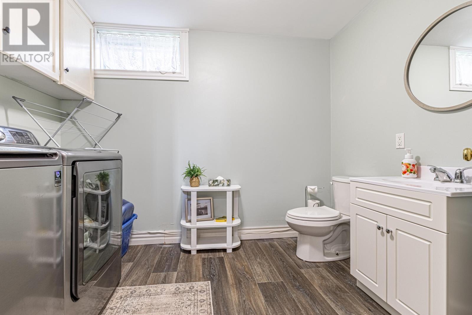 200 Westridge Crescent Property Photo 23