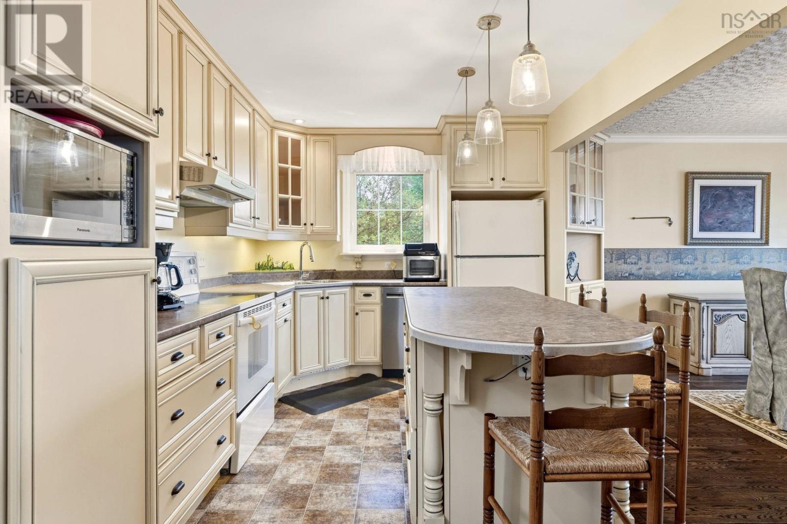 114 Regal Road Property Photo 4