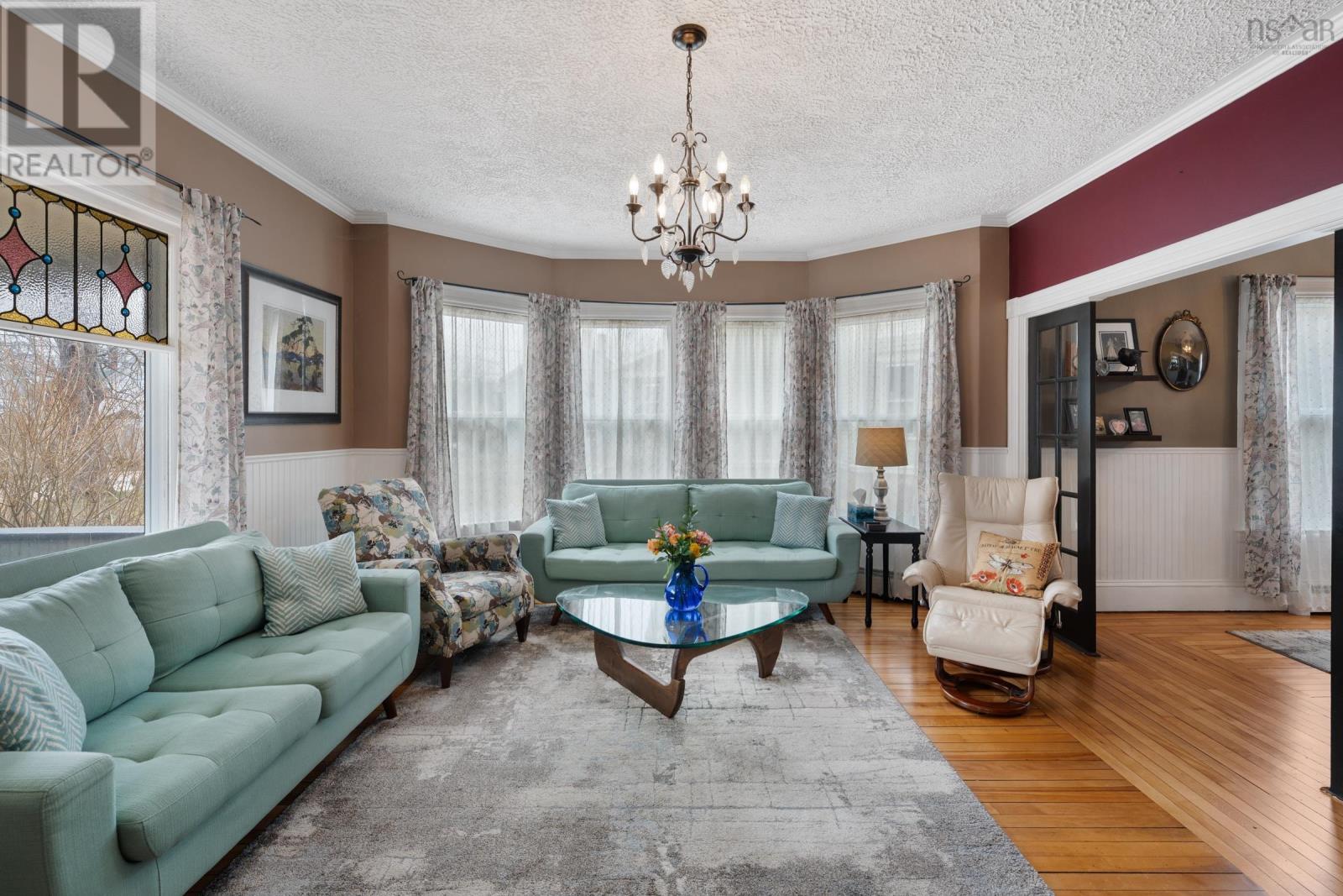 355 Granville Street Property Photo 8
