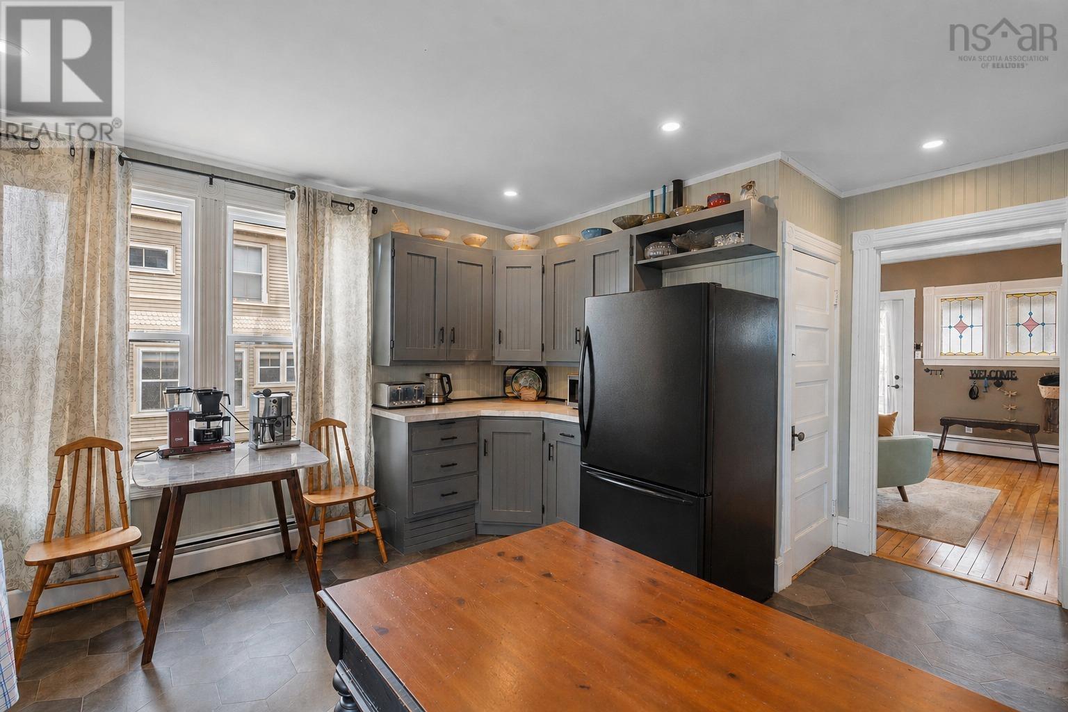 355 Granville Street Property Photo 14