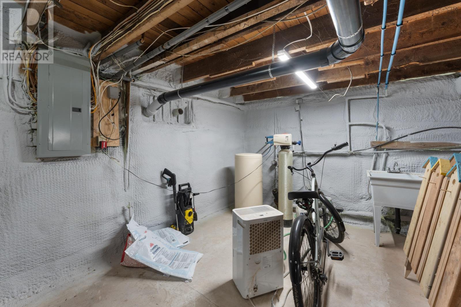 355 Granville Street Property Photo 27