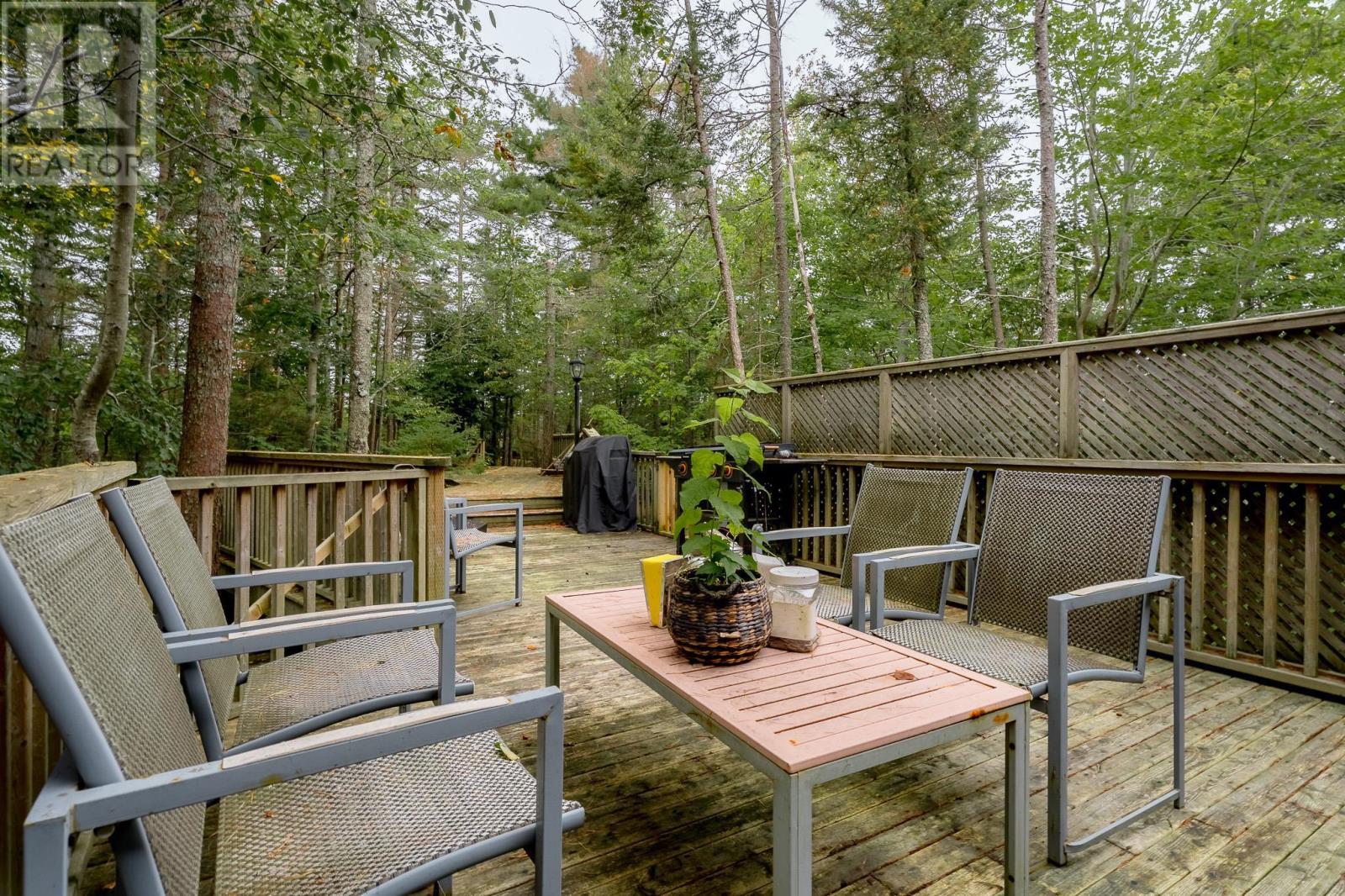 12 Falcon Place Property Photo 37