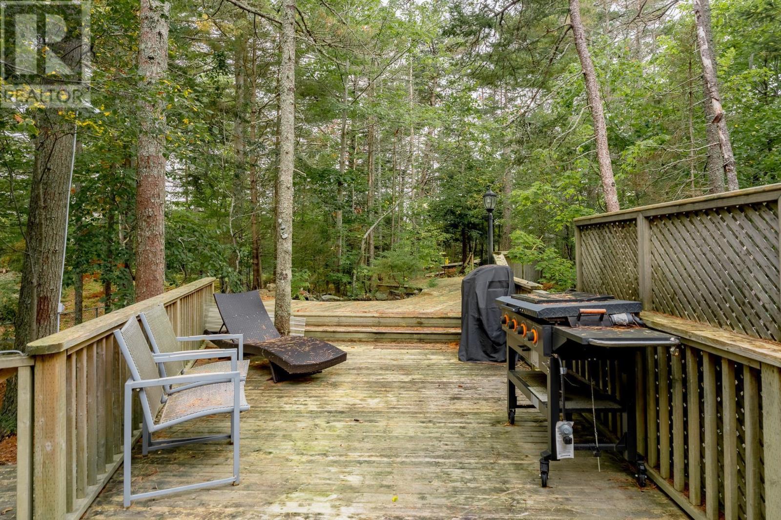 12 Falcon Place Property Photo 38