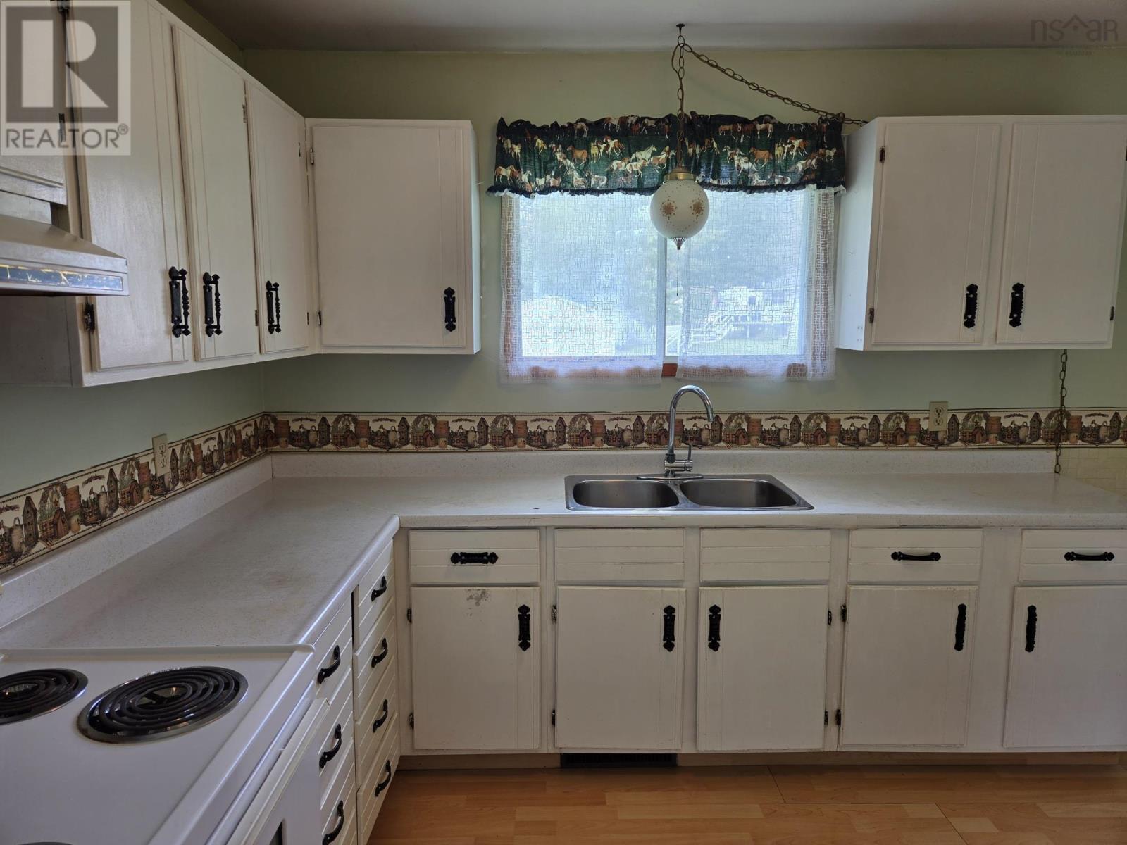 46 Minerva Drive Property Photo 5
