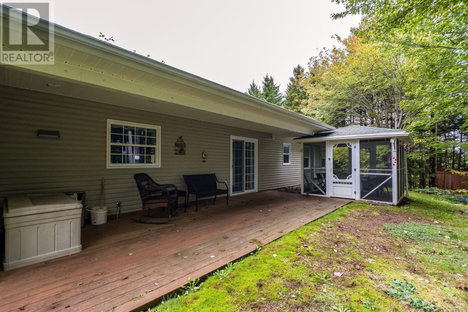 68 Two Rivers Drive Property Photo 32