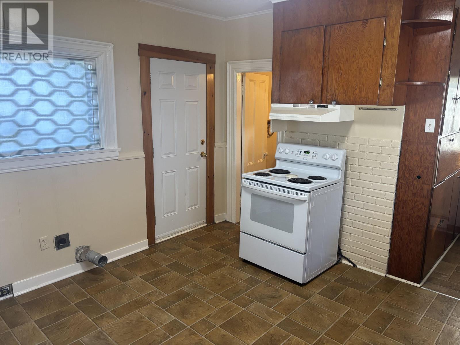93 Church Street Property Photo 3