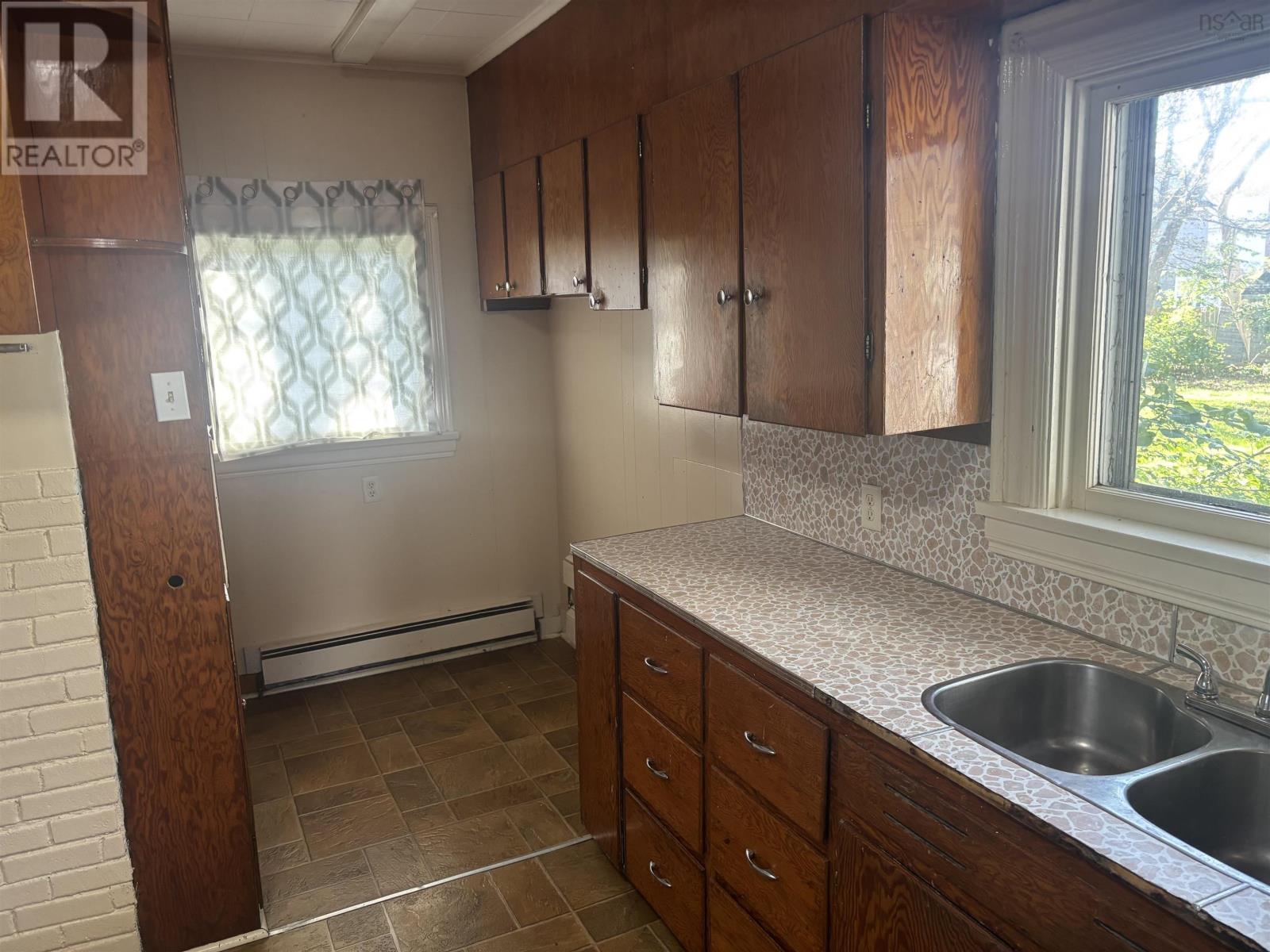 93 Church Street Property Photo 5