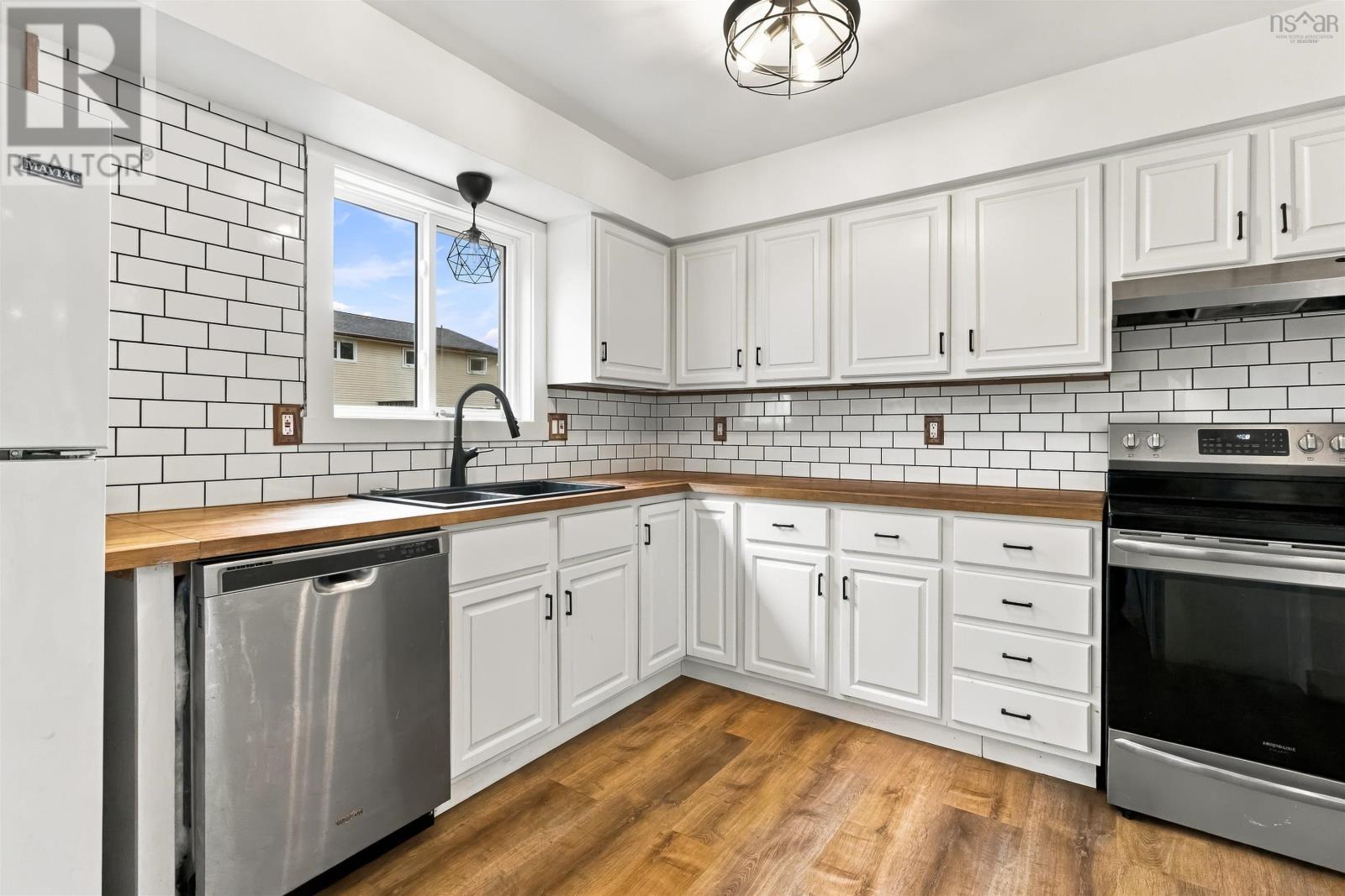 118 Waterwheel Crescent Property Photo 18