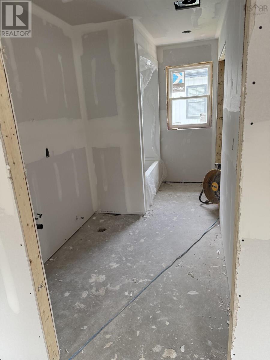 24 Peterson Street Property Photo 5