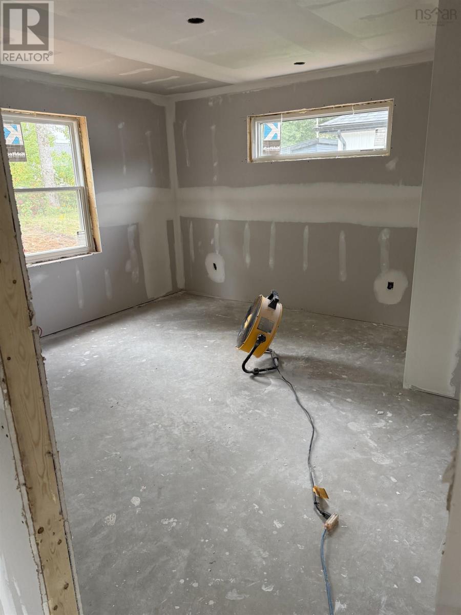 24 Peterson Street Property Photo 7