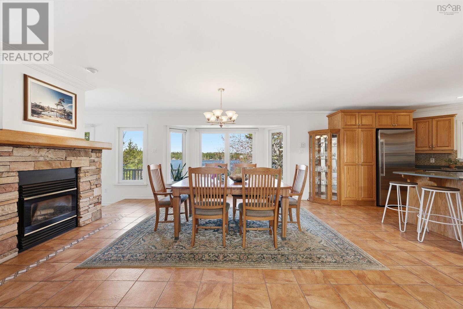 243 Lakeshore Drive Property Photo 6
