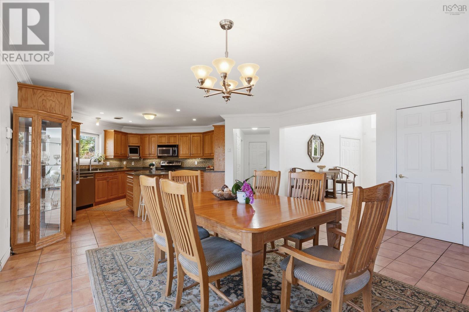 243 Lakeshore Drive Property Photo 8