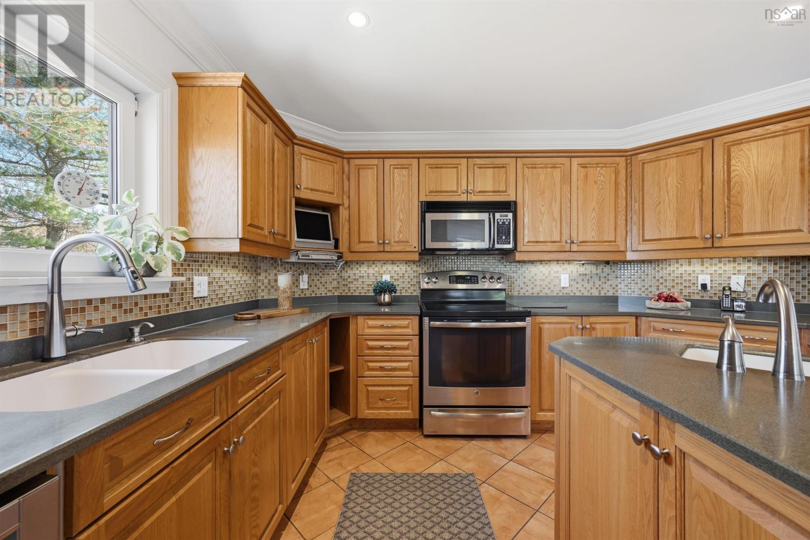 243 Lakeshore Drive Property Photo 10