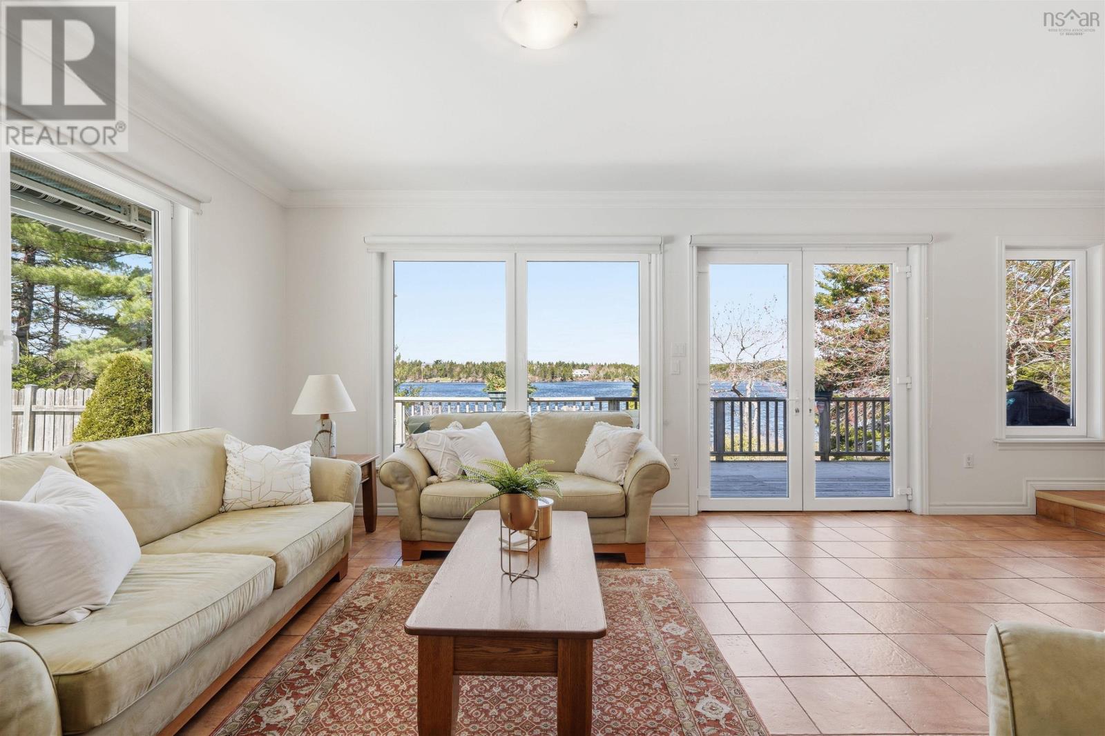243 Lakeshore Drive Property Photo 13