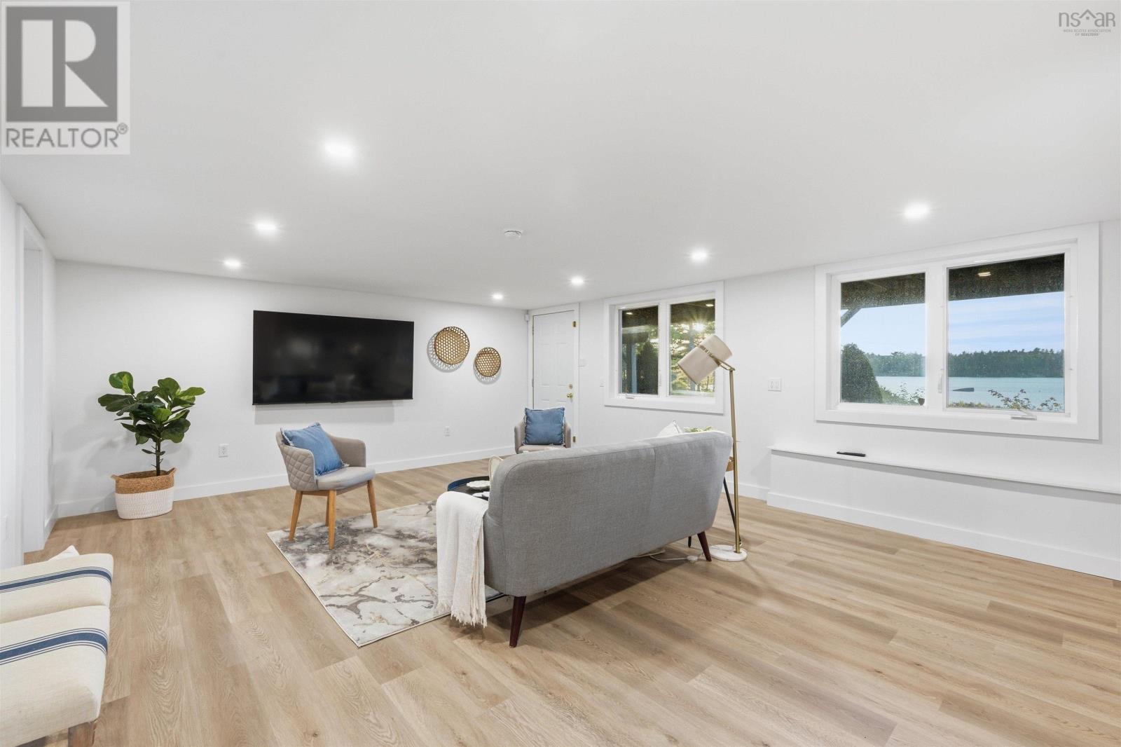 243 Lakeshore Drive Property Photo 33