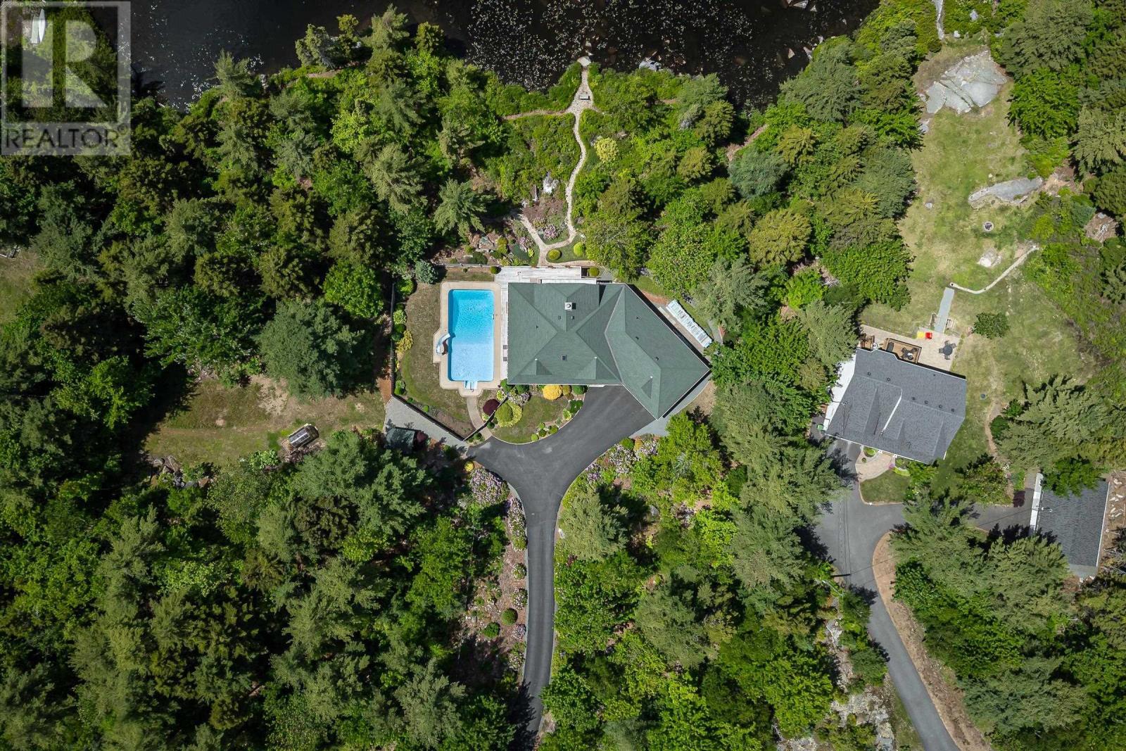 243 Lakeshore Drive Property Photo 43