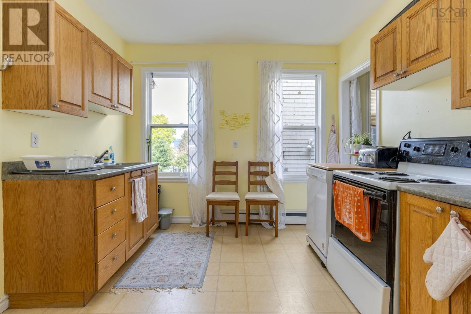 1550-1554 Vernon Street Street Property Photo 13