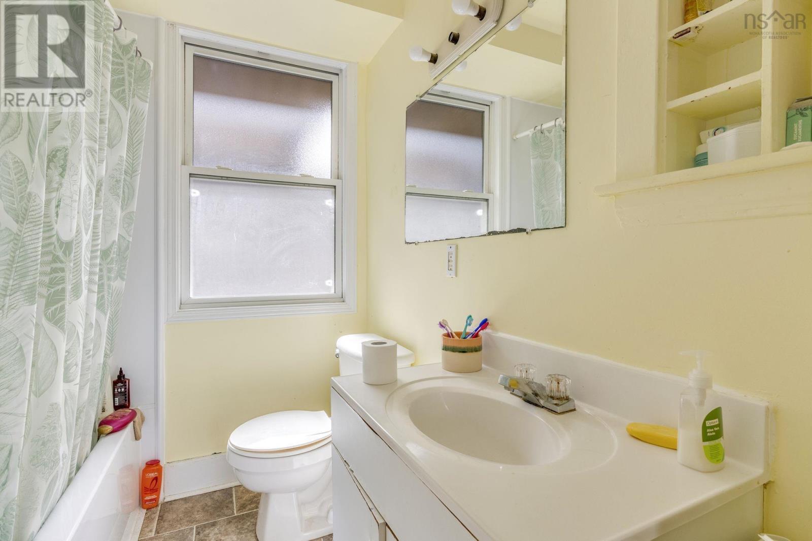 1550-1554 Vernon Street Street Property Photo 21
