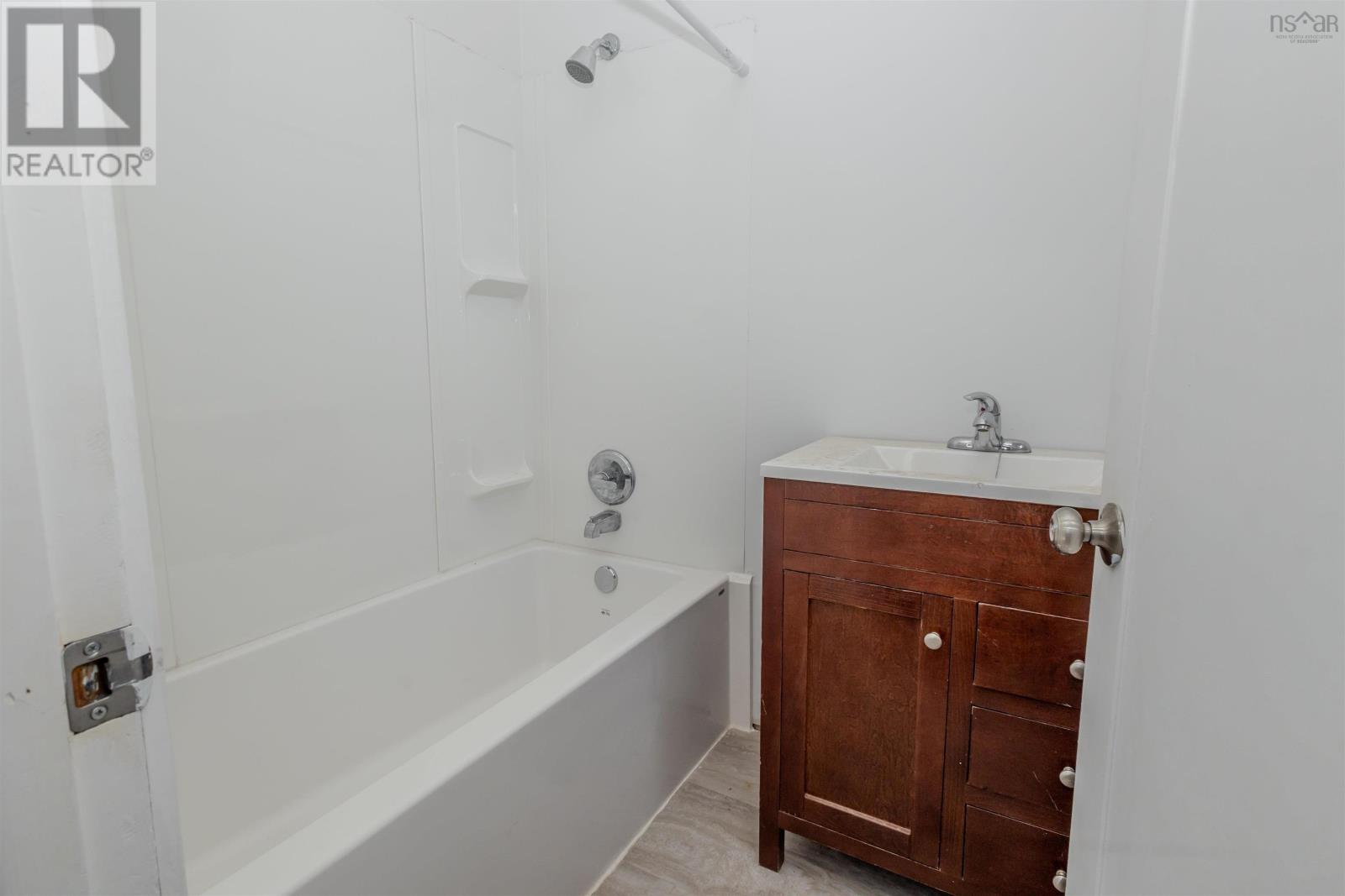 57 Catherine Street Property Photo 29
