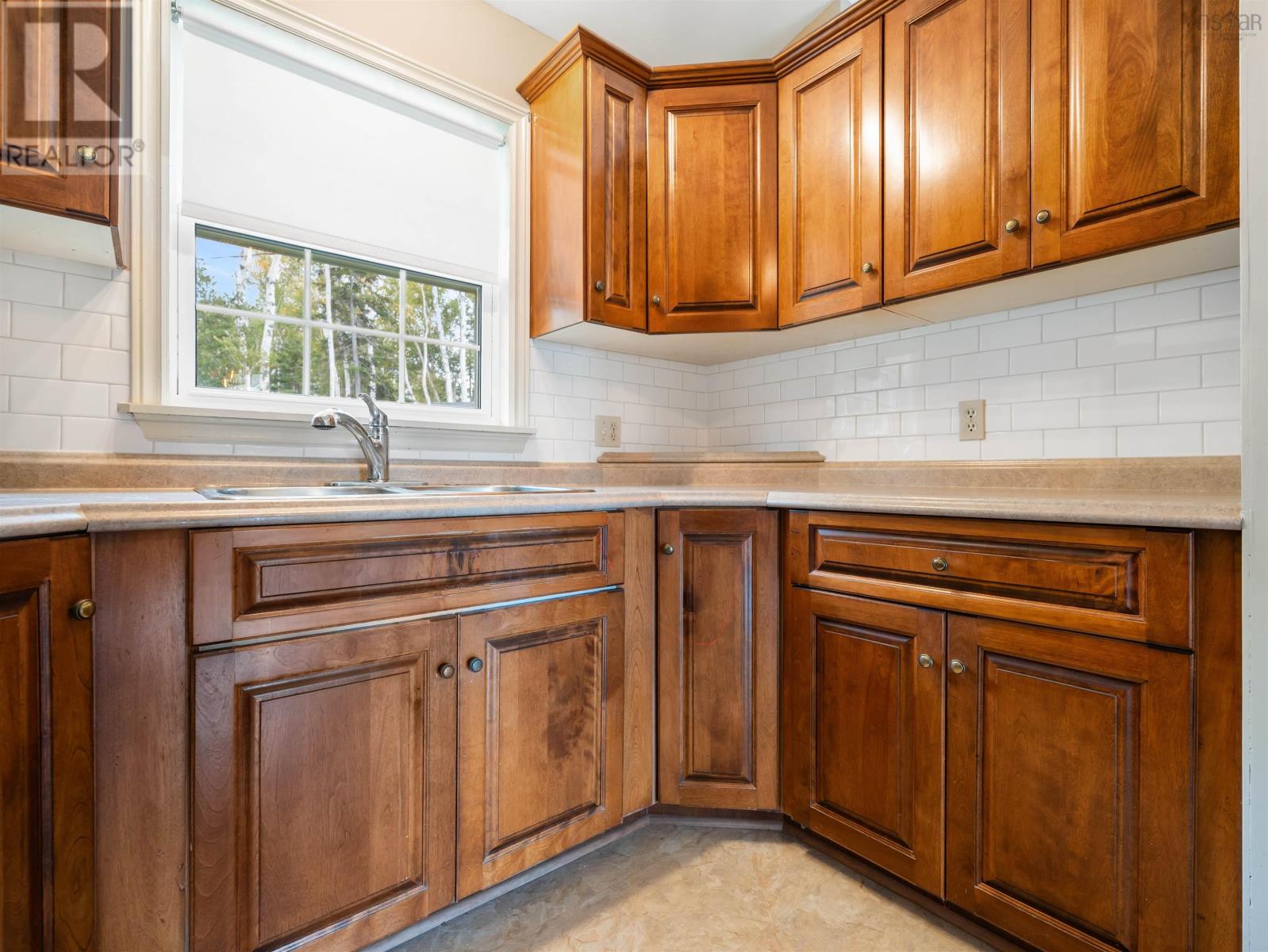 39 Arrow Head Crescent Property Photo 9