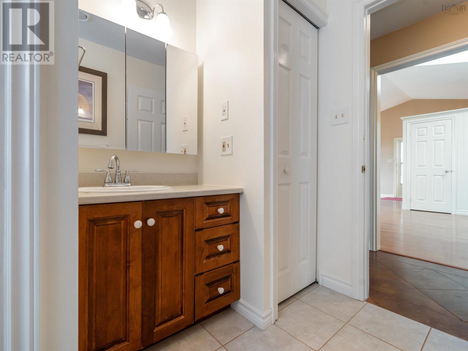 39 Arrow Head Crescent Property Photo 11