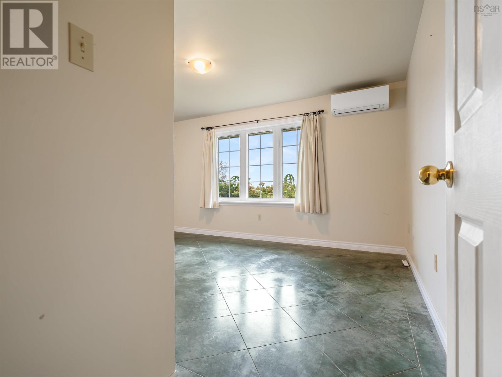 39 Arrow Head Crescent Property Photo 14