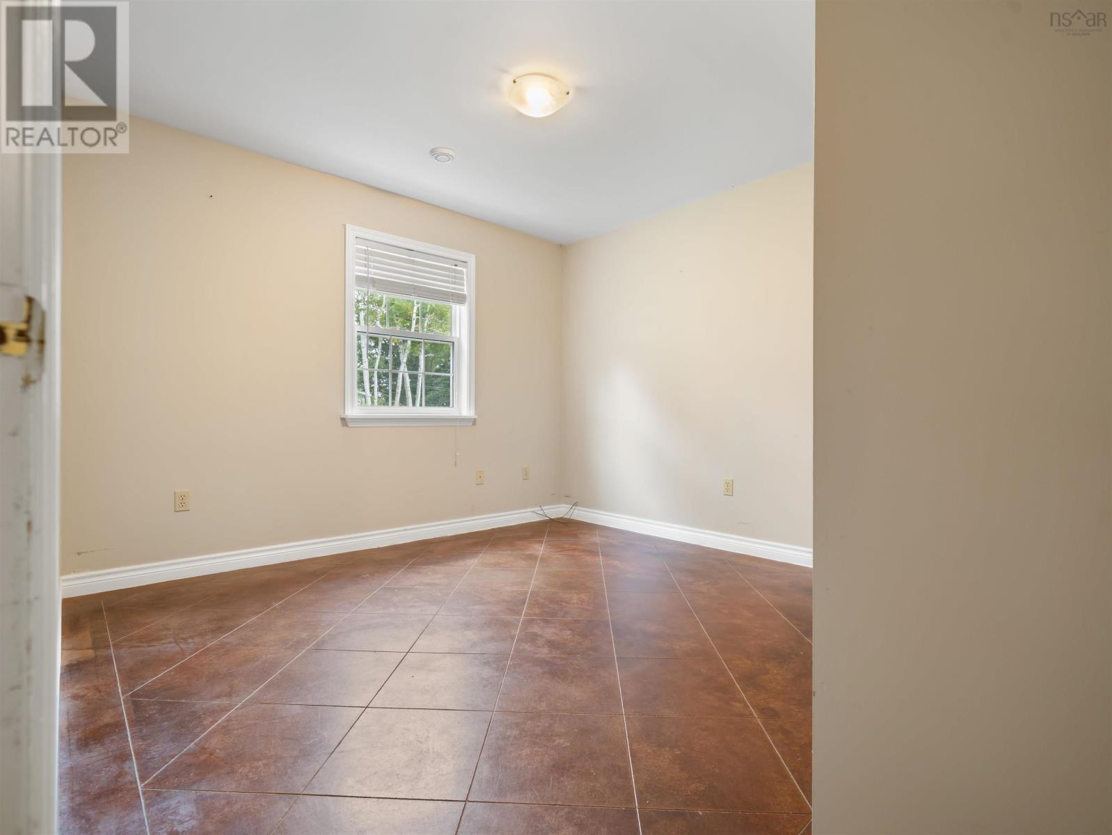 39 Arrow Head Crescent Property Photo 19