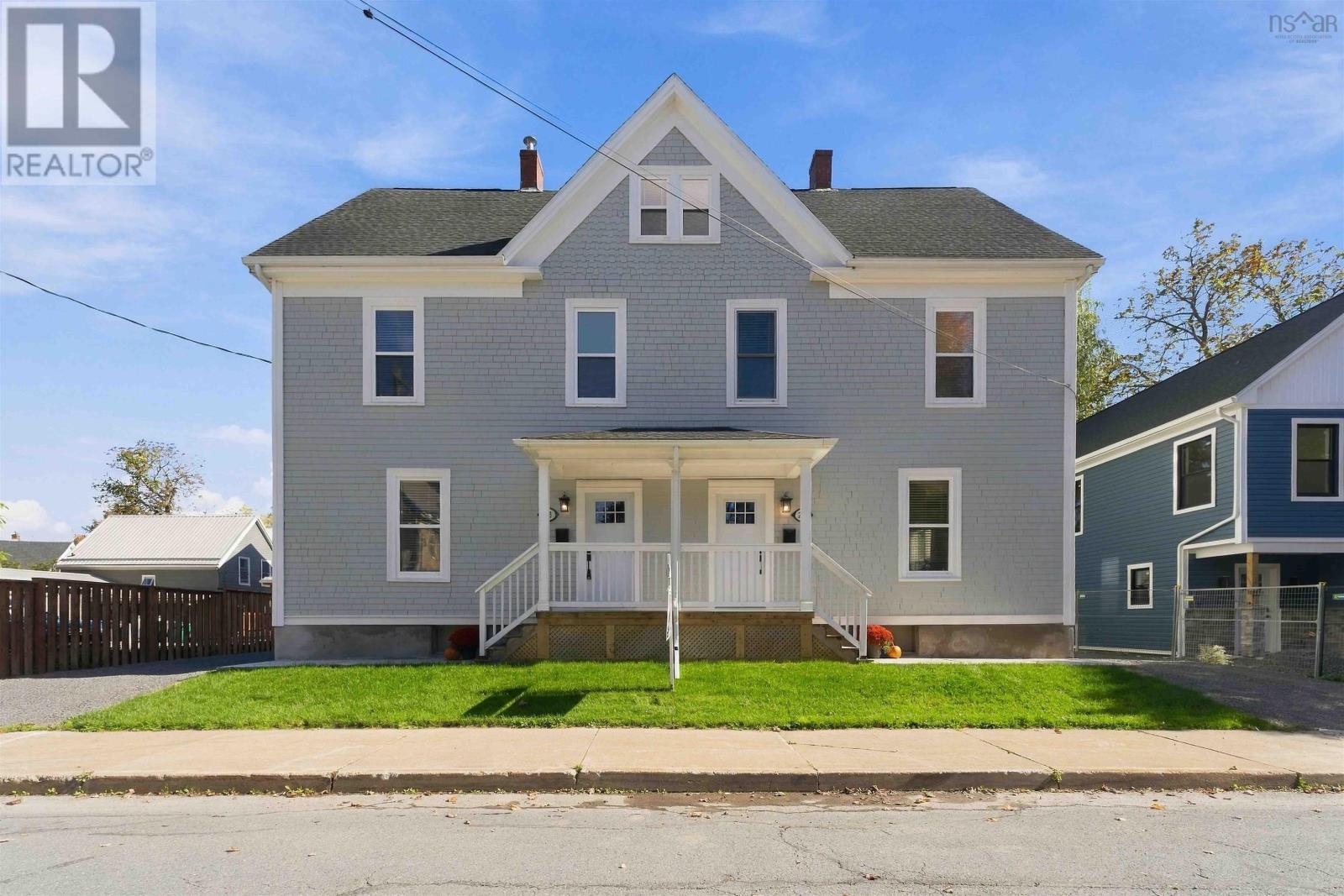 203/205 Gray Street Property Photo 1