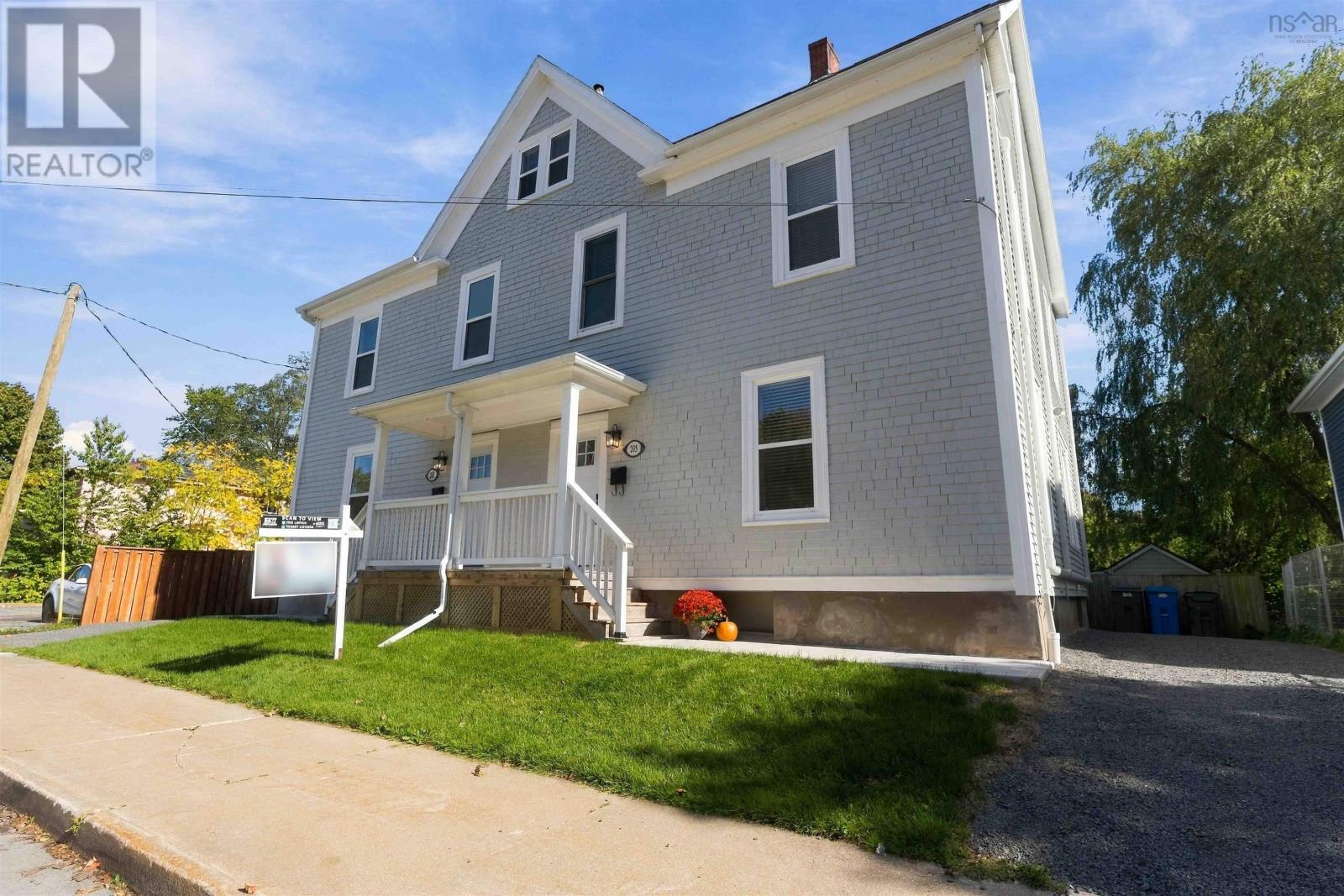 203/205 Gray Street Property Photo 3