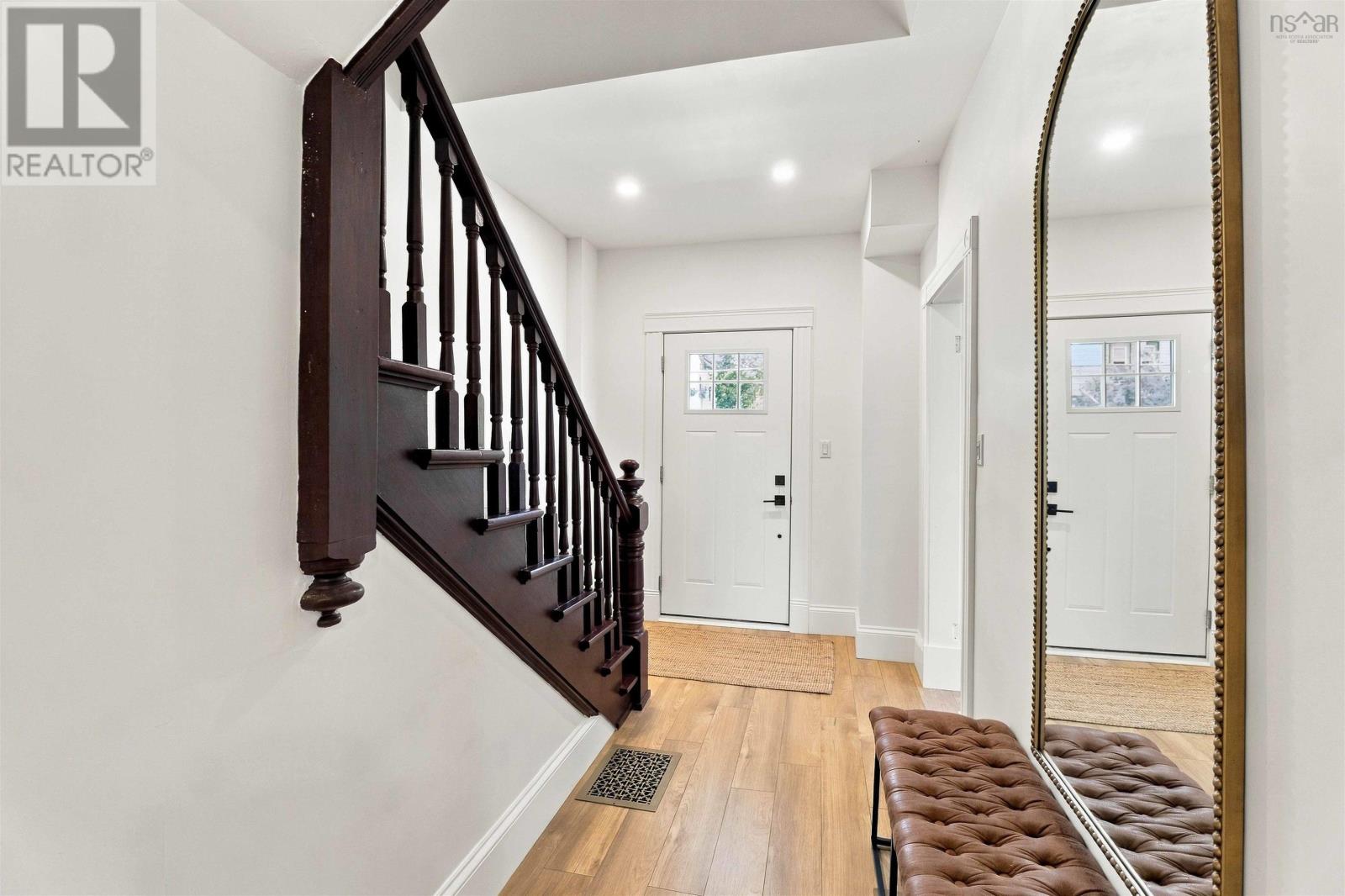 203/205 Gray Street Property Photo 10