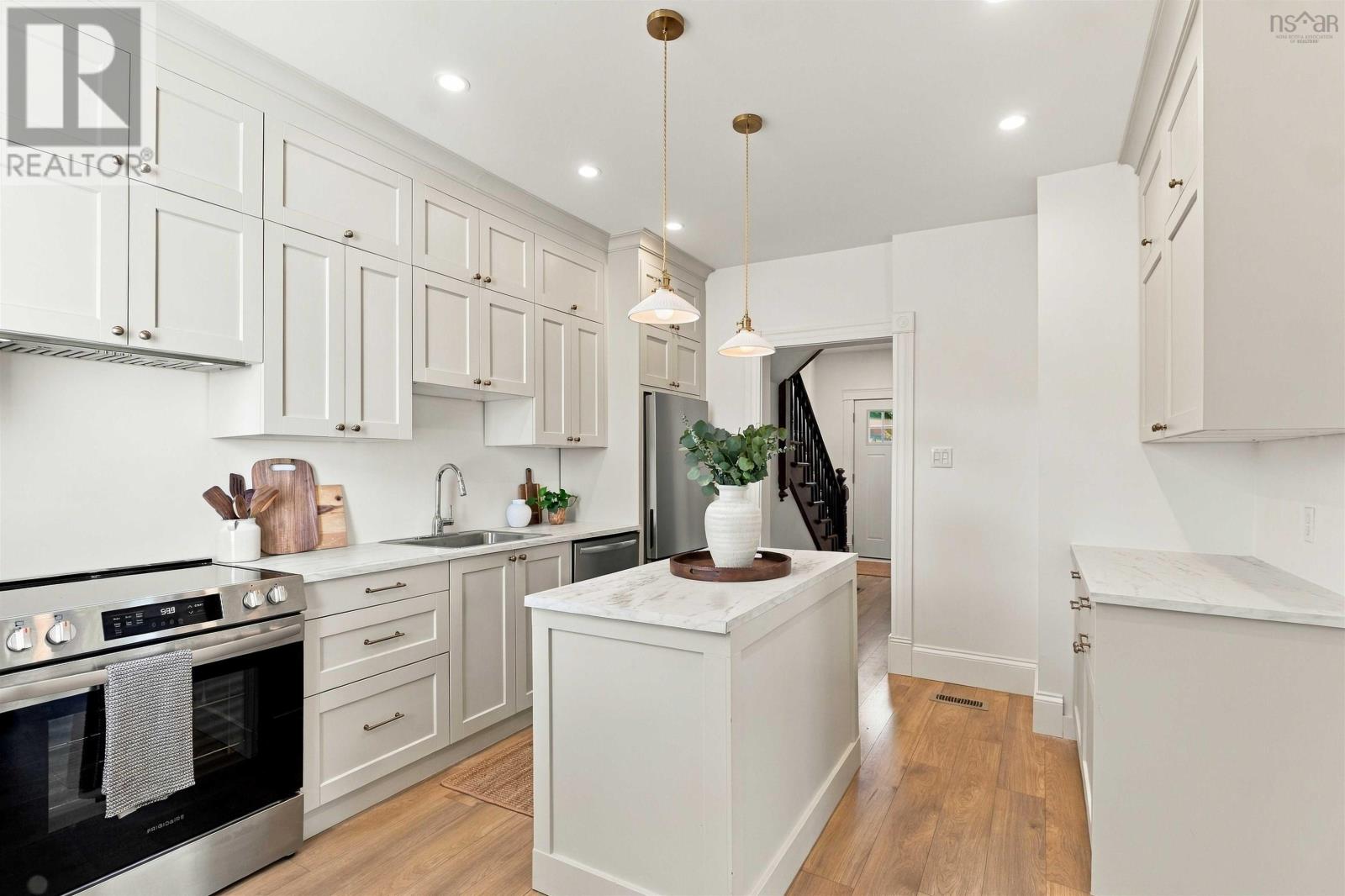203/205 Gray Street Property Photo 11