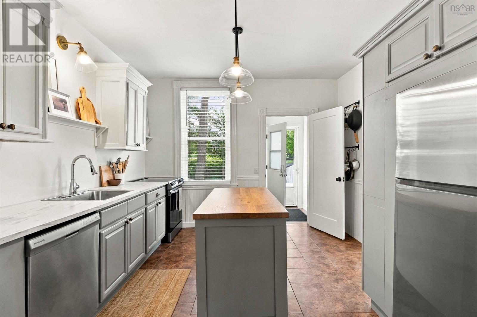 203/205 Gray Street Property Photo 19