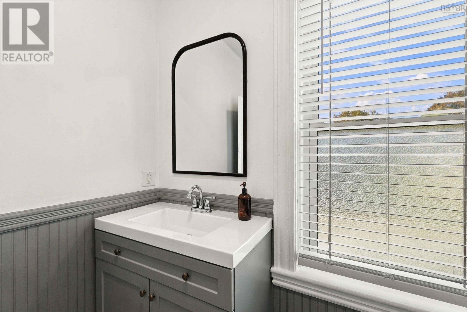 203/205 Gray Street Property Photo 38