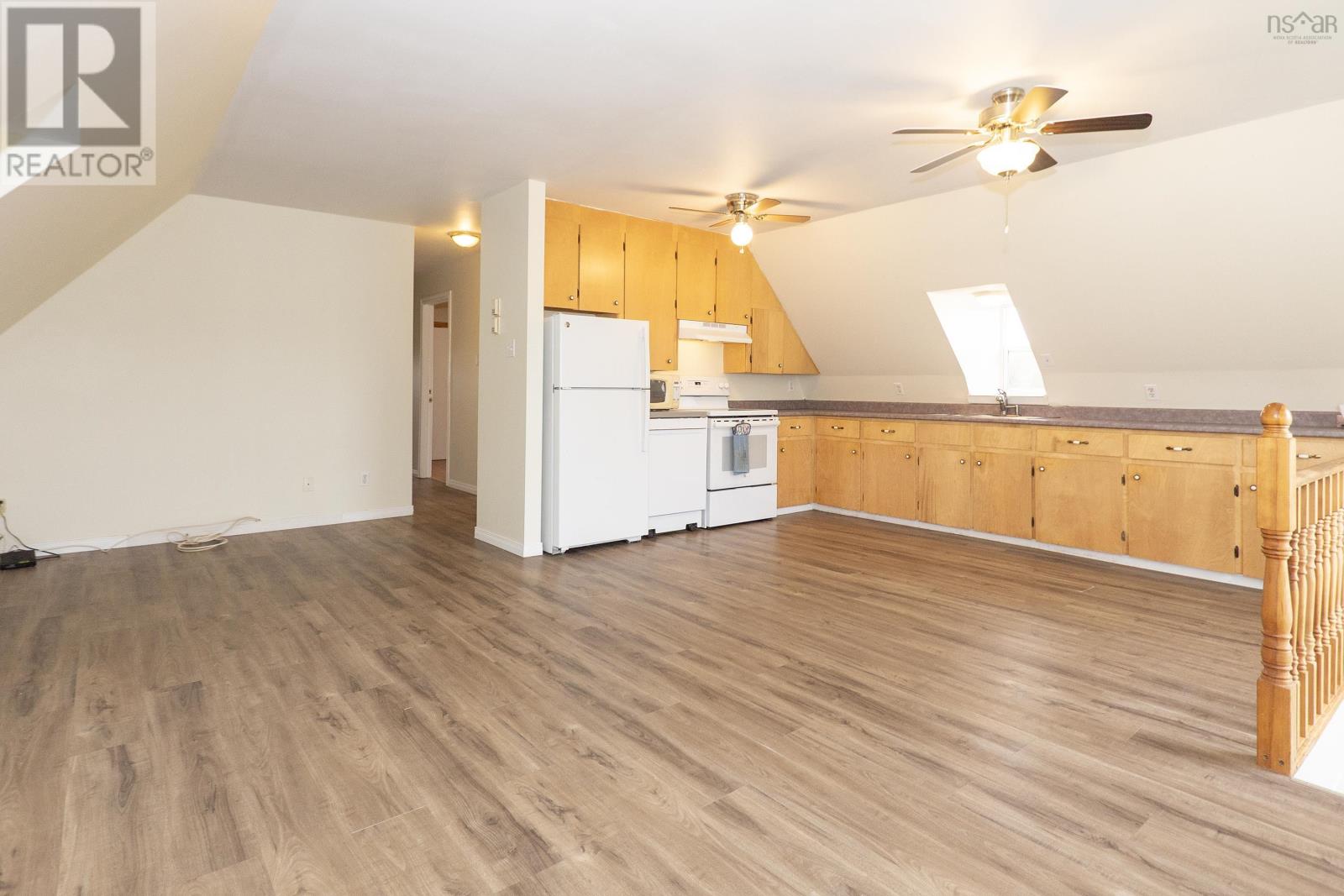 1100 Highway 6 Property Photo 22