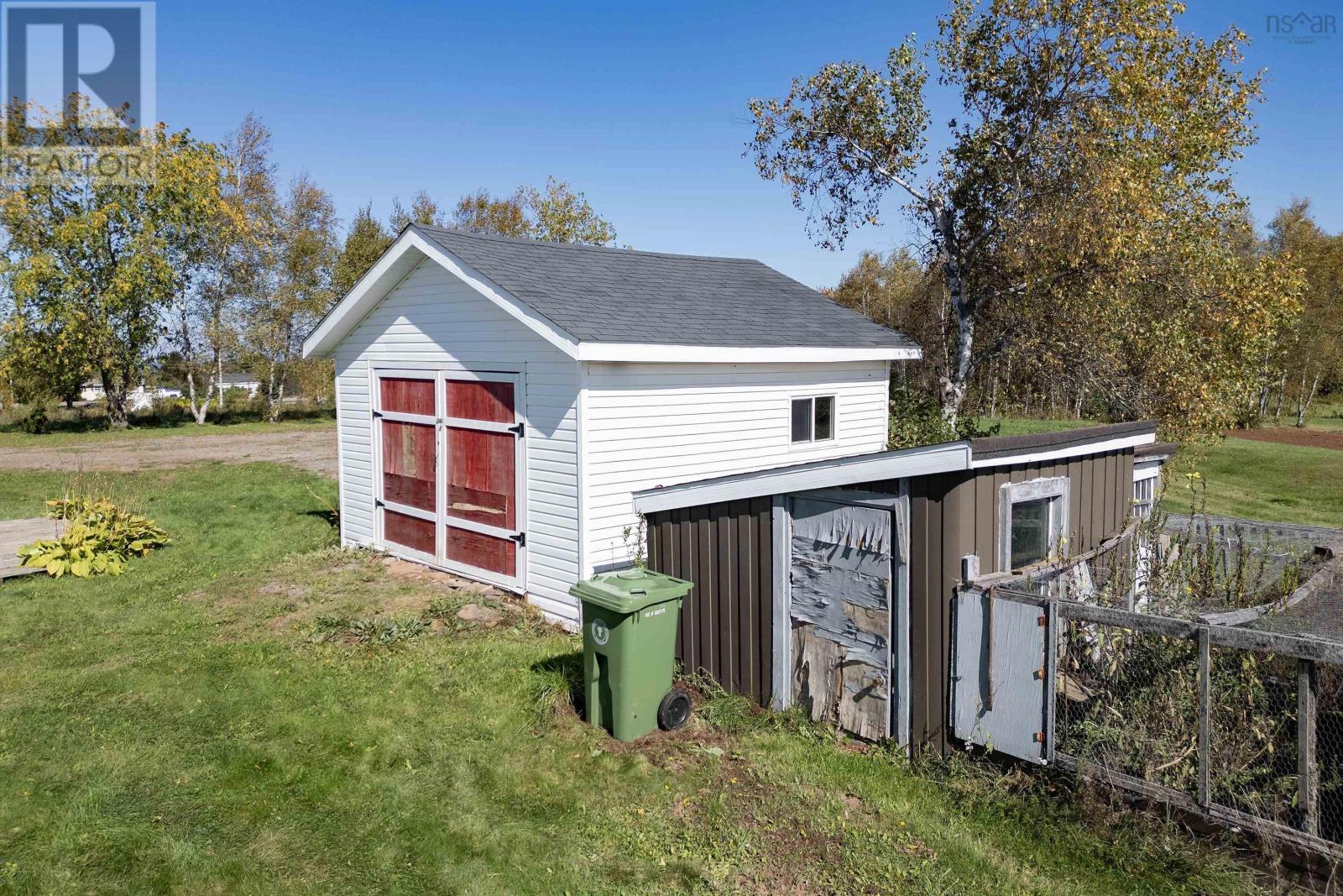 1100 Highway 6 Property Photo 42