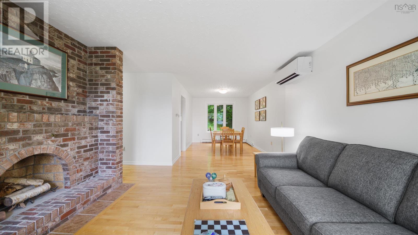 106 Deerbrooke Drive Property Photo 8