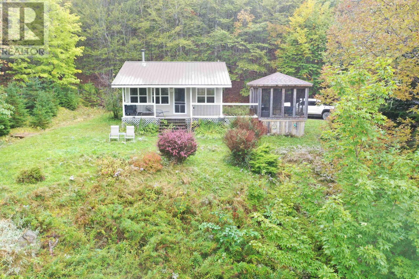 27 Orchard Lane Property Photo 4